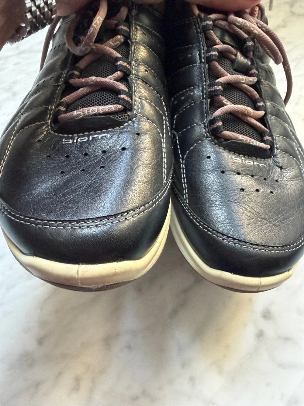 ECCO Biom YAK Women’s Black Leather Training Sneakers size EUC 38 US  7/7 1/2